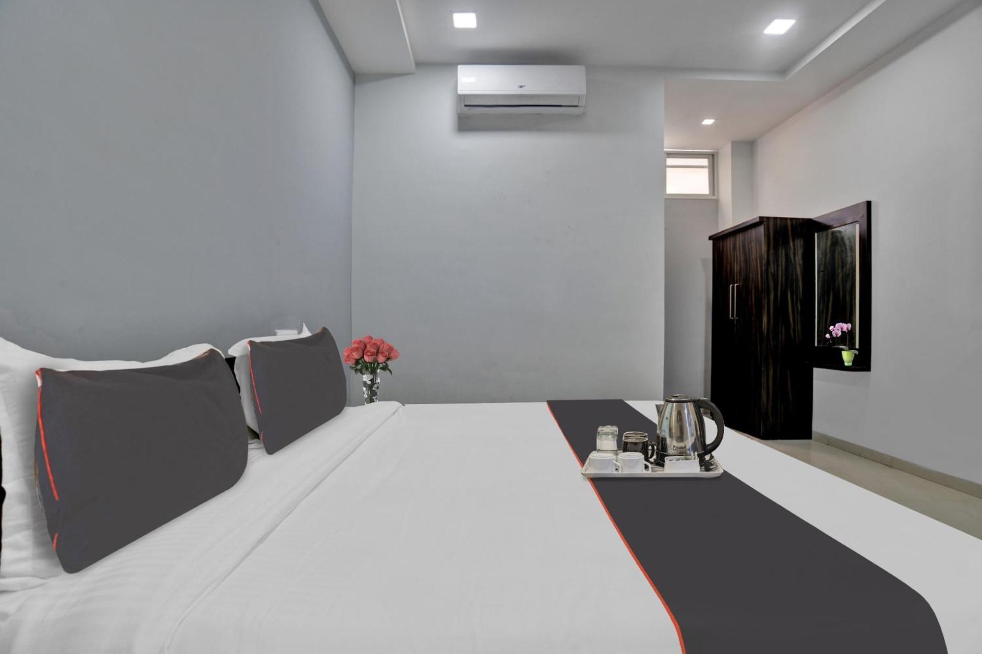 Hotel Collection O Heritage à Indore Extérieur photo